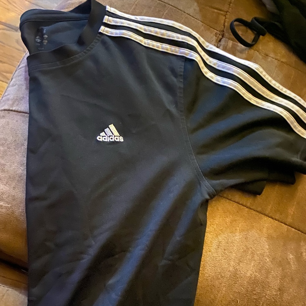 Adidas size small men short sleeve